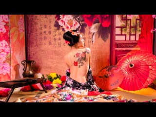 courtesan with flowers on her skin (2014)